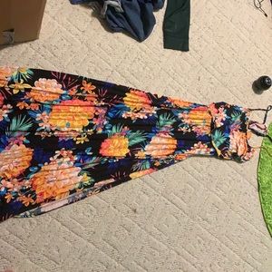 Summer/vacation dress with floral.